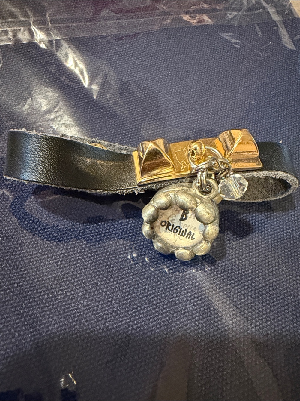 Black Leather Bow Charm Hair Clip